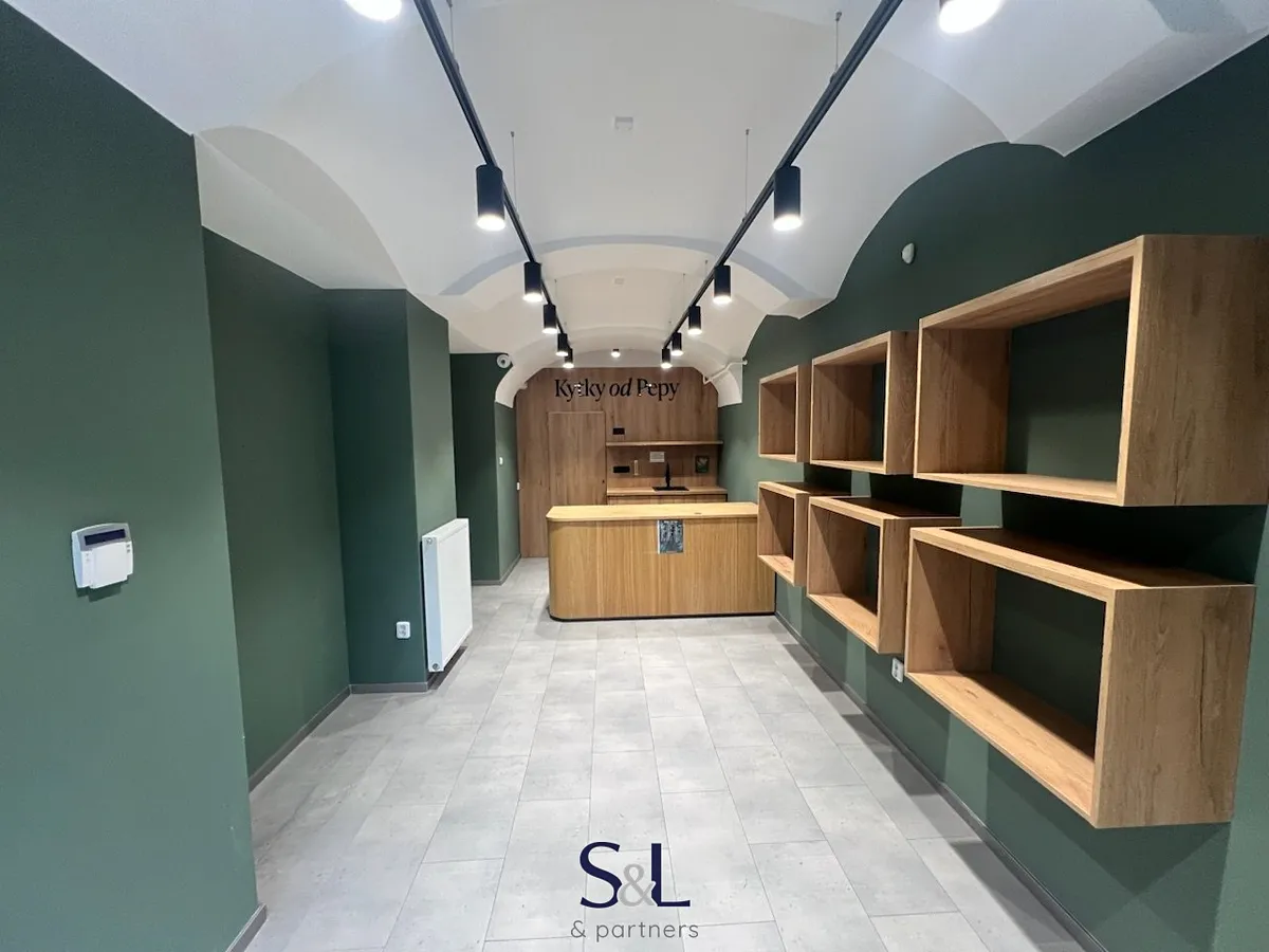 Pronájem obchodního prostoru 33 m²